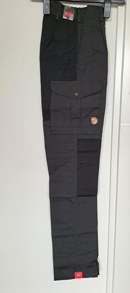 Fjallraven Barents Broek Maat 36 - Nieuw!, Kleding | Dames, Broeken en Pantalons, Nieuw, Maat 36 (S), Grijs, Lang, Ophalen