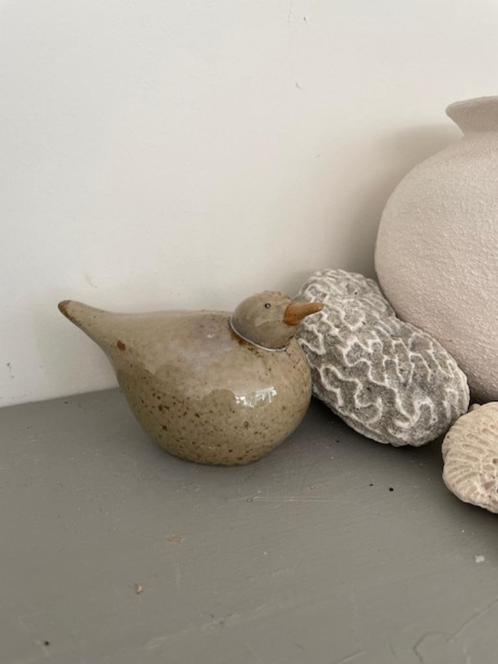 Beeldje vogel / musje. Geglazuurd keramiek / aardewerk, Antiek en Kunst, Kunst | Beelden en Houtsnijwerken, Ophalen