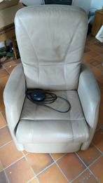 Gratis op sta stoel, Huis en Inrichting, Ophalen, Gebruikt, Leer, 50 tot 75 cm