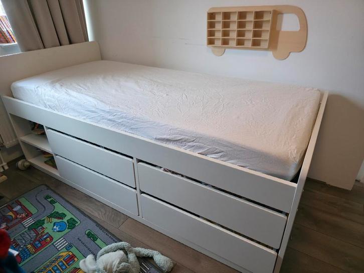 Ikea SLAKT bed 90x200, Huis en Inrichting, Slaapkamer | Bedden, Zo goed als nieuw, Eenpersoons, 90 cm, Hout, Wit, Ophalen