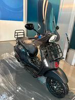 Vespa Sprint S 2023, Fietsen en Brommers, Scooters | Vespa, Ophalen, Maximaal 45 km/u, Vespa S, Zo goed als nieuw