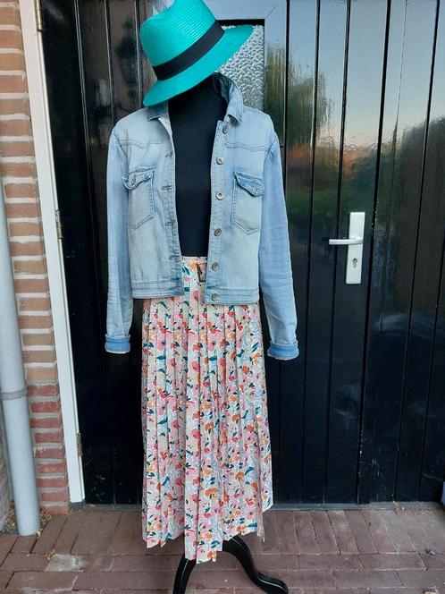 Bloemenrok plissé van Molly Bracken maat 40, Kleding | Dames, Rokken, Zo goed als nieuw, Maat 38/40 (M), Onder de knie, Ophalen of Verzenden