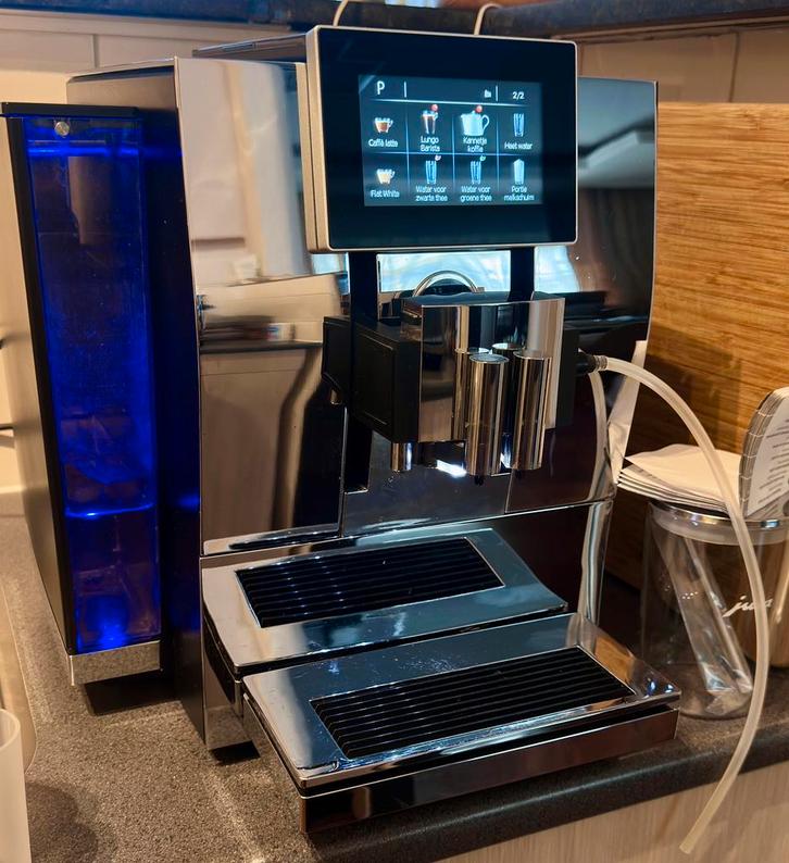 Jura z8 koffiemachine, Witgoed en Apparatuur, Koffiezetapparaten, Zo goed als nieuw, Gemalen koffie, Koffiebonen, Koffiemachine