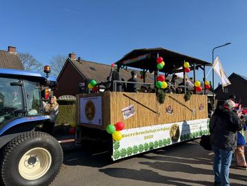 Optochtwagen groepenwagen carnaval beschikbaar voor biedingen