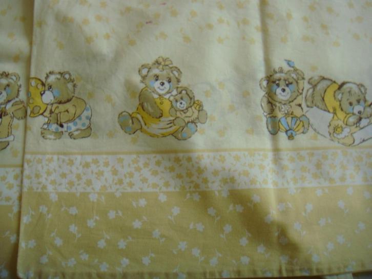 Mooi beddengoed set 90 x 120 ZGAN, Kinderen en Baby's, Kinderkamer | Beddengoed, Zo goed als nieuw, Dekbedovertrek, Beige, Jongetje of Meisje
