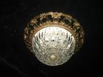 Oude plafonniere met kristallenglaskap en open gewerkte rand, Huis en Inrichting, Lampen | Plafondlampen, Ophalen of Verzenden