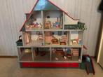 Houten popenhuis, Verzamelen, Poppenhuizen en Toebehoren, Ophalen, Zo goed als nieuw, Poppenhuis