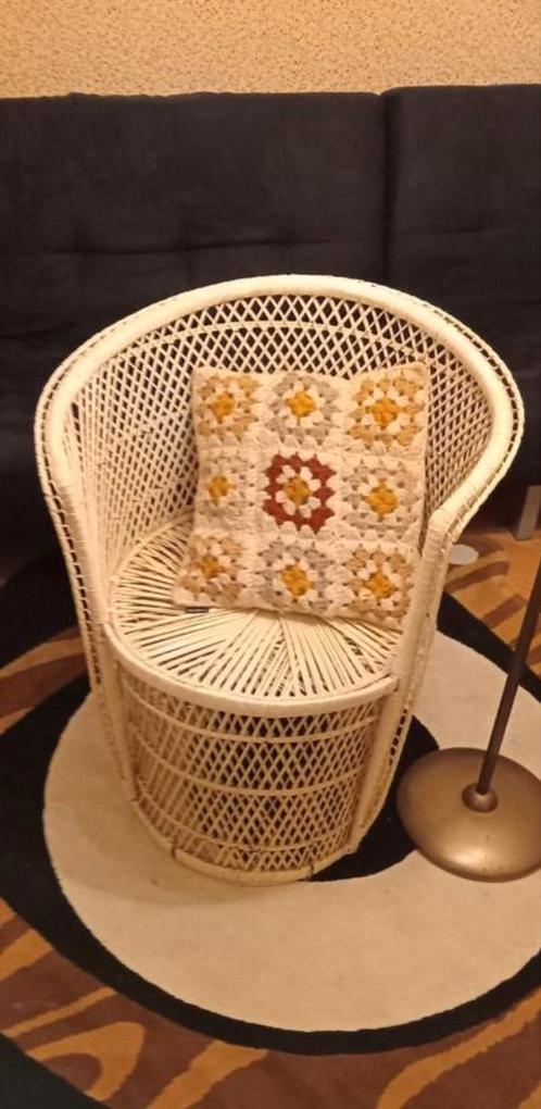 vintage boho stijl rieten kuipstoeltje ., Huis en Inrichting, Stoelen, Zo goed als nieuw, Twee, Bruin, Ophalen of Verzenden