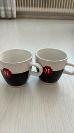 2 douwe  egberts koffie mokken, Huis en Inrichting, Keuken | Servies, Ophalen, Zo goed als nieuw, Overige stijlen, Kop(pen) en/of Schotel(s)