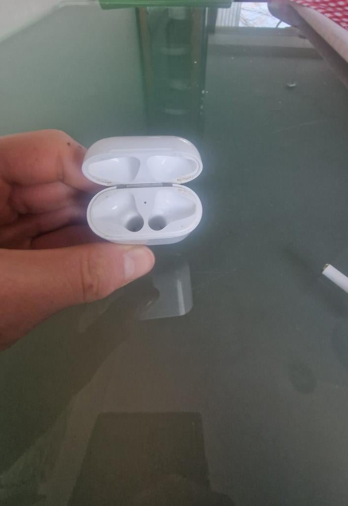 Airpods 2e generatie, Ophalen of Verzenden, Gebruikt, In gehoorgang (in-ear), Bluetooth