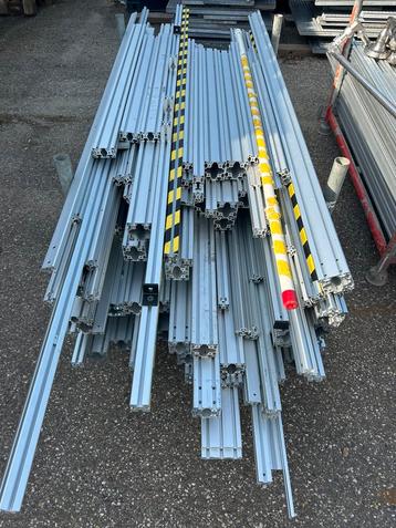 Item aluminium profielen beschikbaar voor biedingen