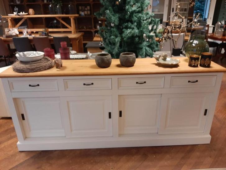 Landelijk groot dressoir wit/blank schuifdeuren, Huis en Inrichting, Kasten | Dressoirs, Zo goed als nieuw, 200 cm of meer, 25 tot 50 cm