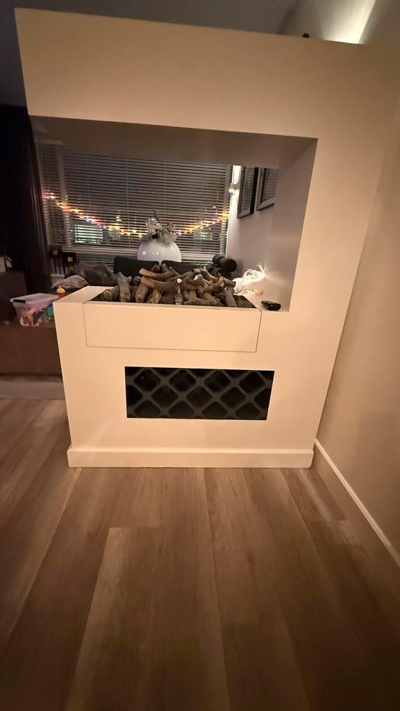 Openhaard op wieltjes met wijnrek - Roomdivider, Huis en Inrichting, Haarden, Zo goed als nieuw, Elektrische haard, Ophalen of Verzenden