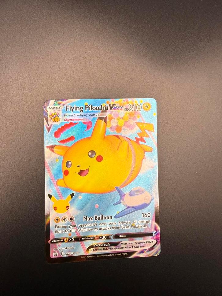 Flying Pikachu Vmax 007 pokemonkaart, Hobby en Vrije tijd, Verzamelkaartspellen | Pokémon, Zo goed als nieuw, Ophalen of Verzenden