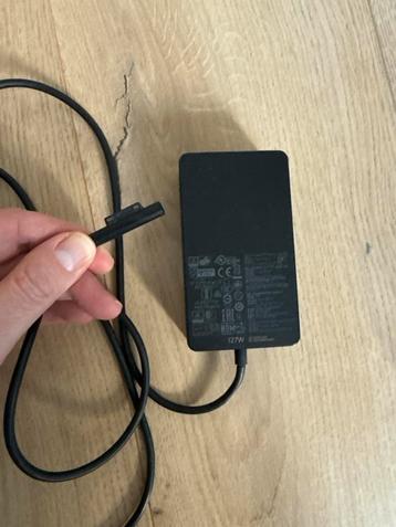 Microsoft Surface Voeding 127W beschikbaar voor biedingen
