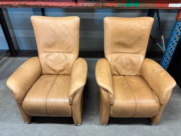 Leren fauteuils beschikbaar voor biedingen