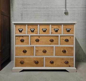 Antieke brocante ladekast vintage dressoir apothekerskast  beschikbaar voor biedingen