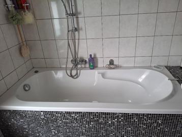 Whirlpool ligbad wit te koop beschikbaar voor biedingen