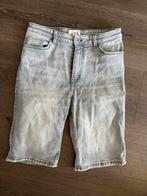 Spijkerbroek kort, Kleding | Dames, Ophalen of Verzenden, Zo goed als nieuw, Grijs, W28 - W29 (confectie 36)