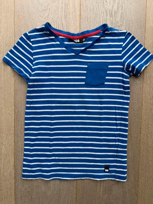 blauw/wit gestreept v-hals t-shirt km maat 134/140, Kinderen en Baby's, Kinderkleding | Maat 134, Gebruikt, Jongen, Shirt of Longsleeve