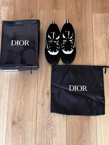 Dior B22 zwart beschikbaar voor biedingen