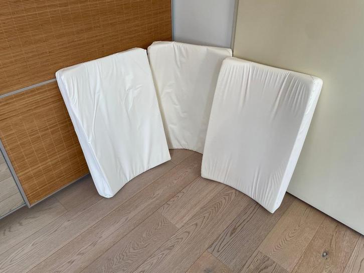 Drie aankleedkussens – gratis af te halen, Kinderen en Baby's, Babywiegjes en Ledikanten, Gebruikt, Ledikant, Ophalen of Verzenden