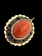 14 karaats gouden klederdracht Broche met Bloedkoraal, Sieraden, Tassen en Uiterlijk, Antieke sieraden, Verzenden, Goud, Broche