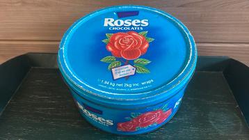 Vintage blik Cadbury’s Roses chocolates, zonder inhoud beschikbaar voor biedingen