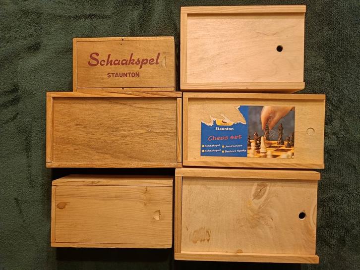 6 Doosjes schaakstukken. Verkocht, Hobby en Vrije tijd, Gezelschapsspellen | Overige, Zo goed als nieuw, Ophalen of Verzenden