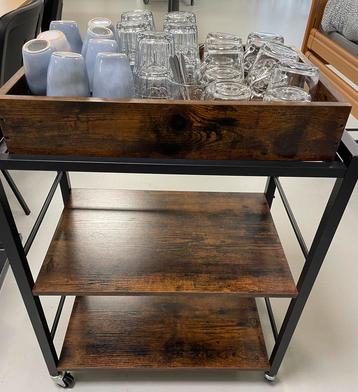 Serveerwagen zwart staal met houten afneembaar theeblad. beschikbaar voor biedingen