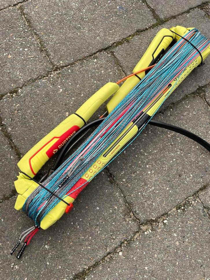 Duotone Clickbar M 2024, Watersport en Boten, Kitesurfen, Zo goed als nieuw, Geen board, Ophalen of Verzenden