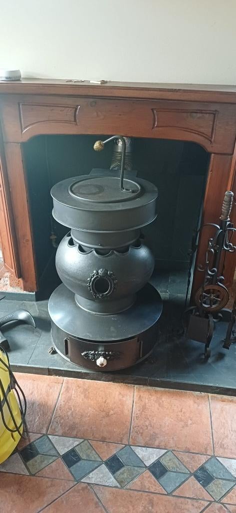 Antieke gietijzeren kogelkachel, Ophalen, Gebruikt, Gas, Vrijstaand