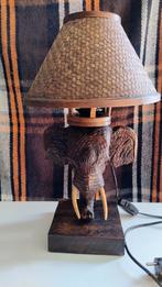 Tafellamp Oosters design hand gesneden houtwerk, Huis en Inrichting, Lampen | Tafellampen, Ophalen of Verzenden, Gebruikt, Minder dan 50 cm