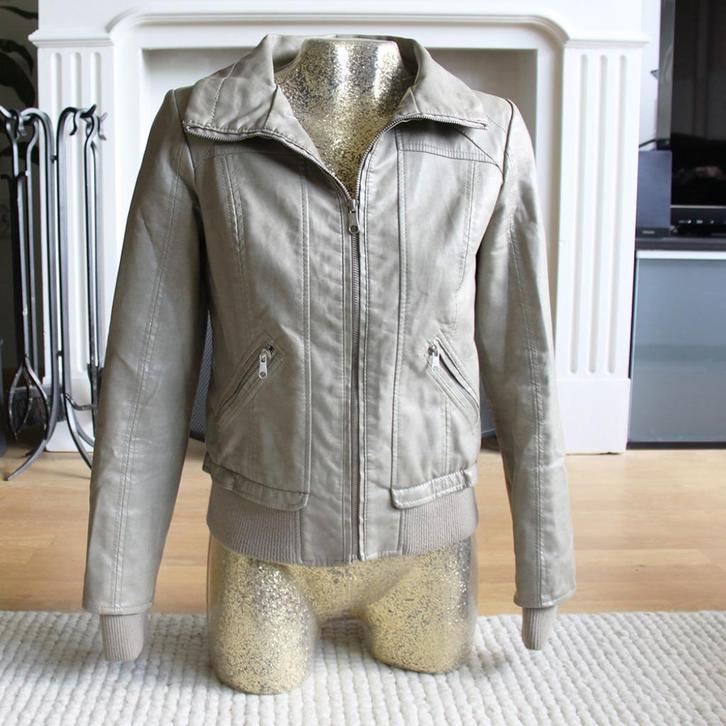 Fishbone Jas (S) € 25,-, Kleding | Dames, Jassen | Zomer, Zo goed als nieuw, Maat 36 (S), Beige, Ophalen of Verzenden