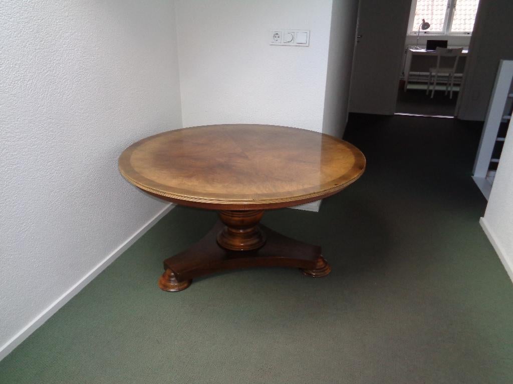 wortelnoten salontafel rond 110 cm hoog 58 cm, Huis en Inrichting, Tafels | Salontafels, Ophalen, Gebruikt, 50 tot 75 cm, Klassiek