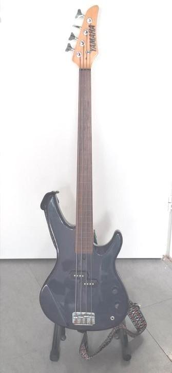 Yamaha Fretloze Basgitaar  beschikbaar voor biedingen