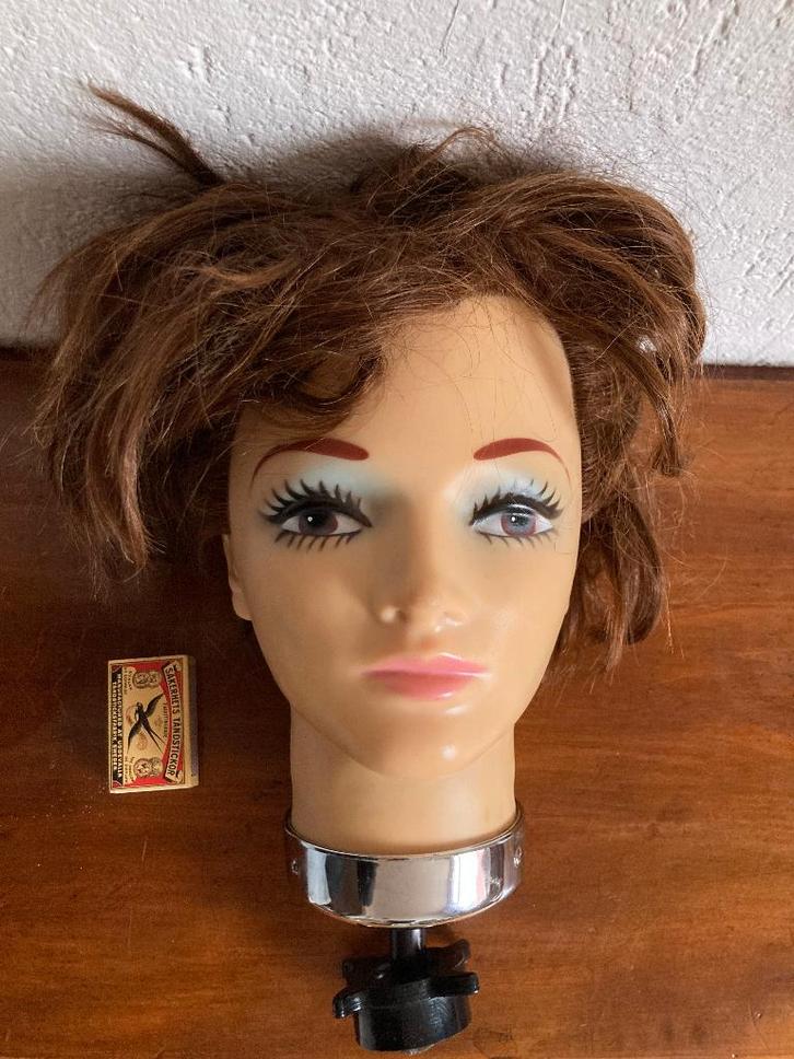 vintage sixties etalage poppenhoofd kappershoofd oefenhoofd, Sieraden, Tassen en Uiterlijk, Uiterlijk | Haarverzorging, Gebruikt