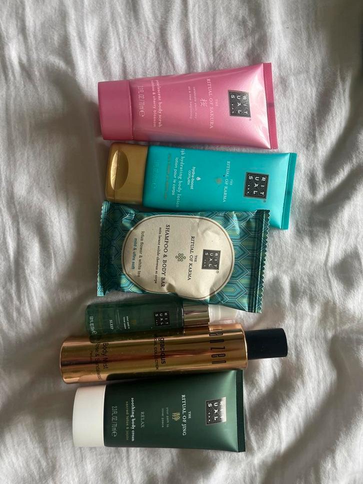 Rituals Set - Sakura, Karma, Jing & Meer, Sieraden, Tassen en Uiterlijk, Uiterlijk | Cosmetica en Make-up, Zo goed als nieuw, Toebehoren