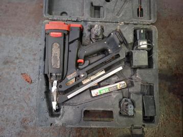 spiker tacker beschikbaar voor biedingen