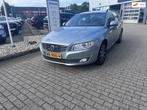 Volvo V70 2.0 D3 Polar+ AUT 2017 LEDER NAVI XENON, Auto's, Voorwielaandrijving, Euro 6, 1570 kg, Zilver of Grijs