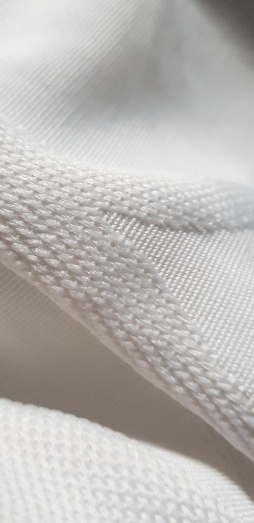 Luxe design verduisterend gordijn Dedar wit 204 x 262h, Huis en Inrichting, Stoffering | Gordijnen en Lamellen, Zo goed als nieuw