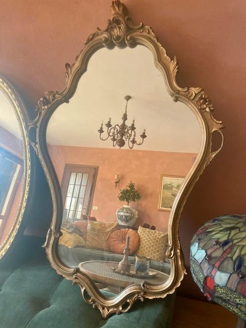 Grote antieke kuifspiegel uit Italië Hollywood Regency stijl, Huis en Inrichting, Woonaccessoires | Spiegels, Zo goed als nieuw