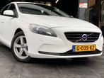 Volvo V40 1.6 T2 R-Design|Stoelvw|Xenon|PDC|Cruise|Clima|APK, Voorwielaandrijving, Stof, Gebruikt, 4 cilinders