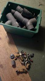 Pvc bochtjes en koperen koppelingen, Doe-het-zelf en Verbouw, Buizen en Afvoer, Bochten, Pvc, Nieuw, Ophalen of Verzenden