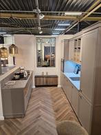 Showroomkeuken Nolte Torino - Soft Mat Sahara, Ophalen, Postbus 123, 4567 AB Plaats, Hoekkeuken, Zo goed als nieuw