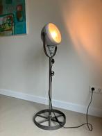 te loop staande lamp voorzien van retro koplamp, Ophalen, Gebruikt, 100 tot 150 cm, Retro, modern, vintage achtig
