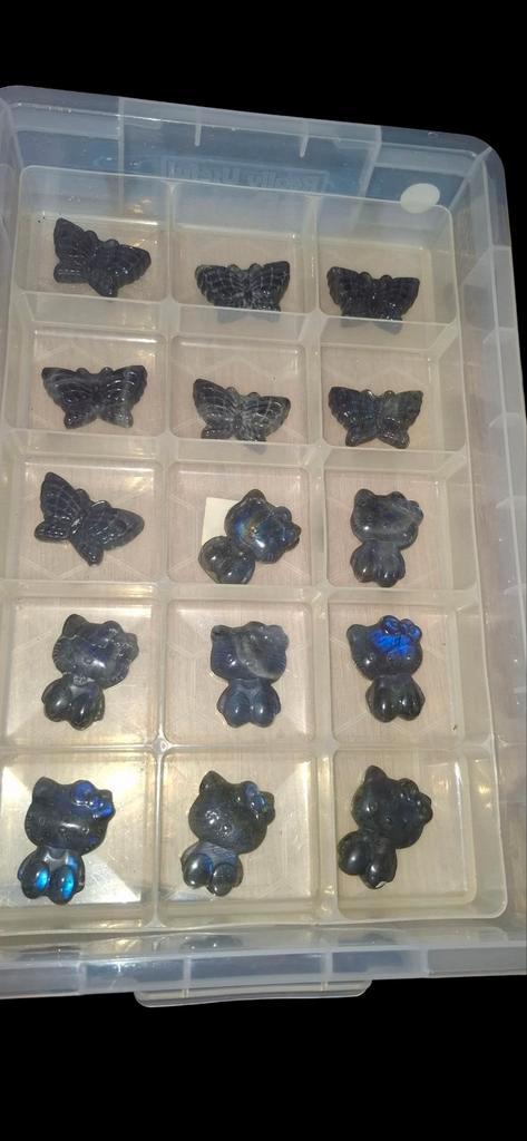 Diverse hello kitty / vlinder labradoriet, Verzamelen, Mineralen en Fossielen, Mineraal, Ophalen of Verzenden