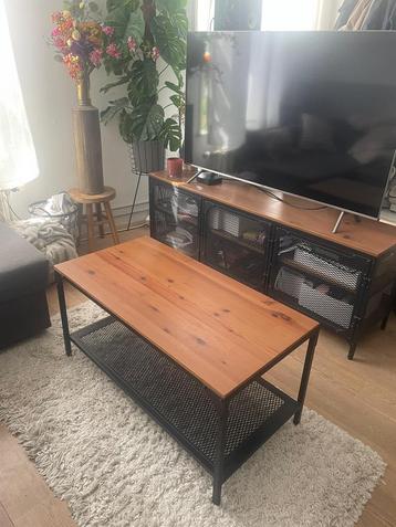 TV Meubel & Salontafel Set beschikbaar voor biedingen
