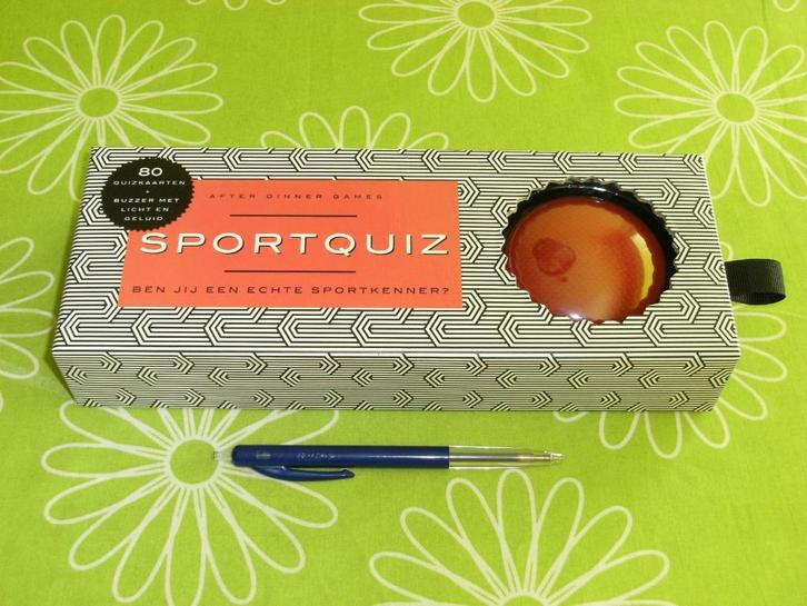 Sportquiz after dinner game - ben jij een echte sportkenner?, Hobby en Vrije tijd, Gezelschapsspellen | Overige, Zo goed als nieuw