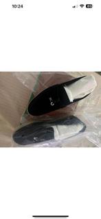 Loro piana nieuw zwart 38, Kleding | Dames, Schoenen, Ophalen of Verzenden, Zo goed als nieuw, Zwart, Sneakers of Gympen